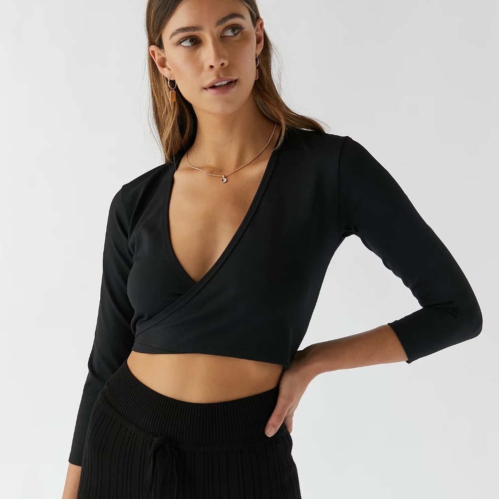 LIVE THE PROCESS Black Wrap Crop Top Long Sleeve – Size Small